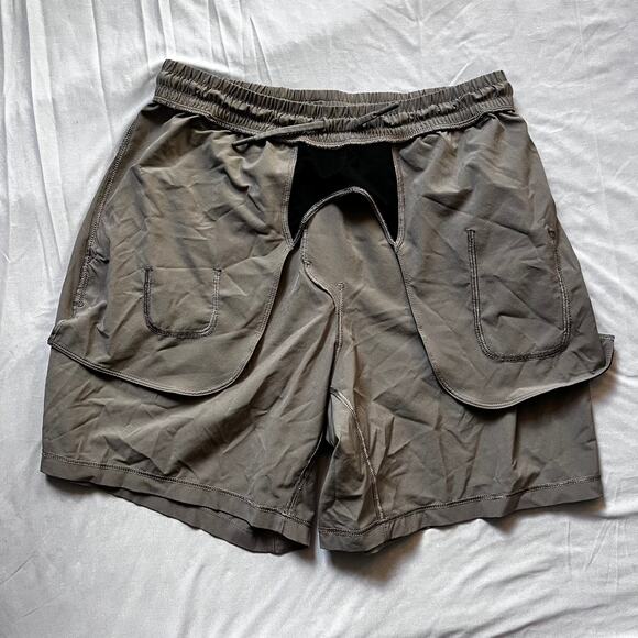 Lululemon T.H.E. Shorts Men’s Size M 9” Linerless Taupe Olive Training Shorts - Picture 8 of 8